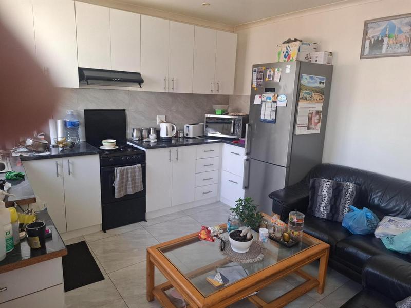 To Let 1 Bedroom Property for Rent in Goodwood Central Western Cape